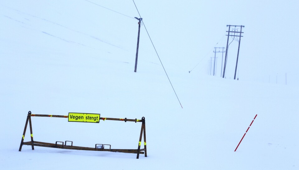 Her er det fortsatt stengt så lenge ruskeværet pågår. Bildet ble tatt tirsdag formiddag.