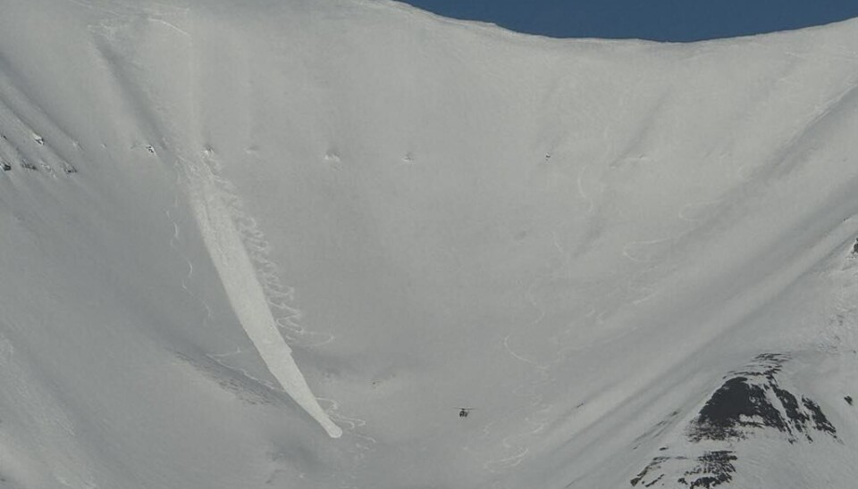 Sysselmesteren vurderte mandag ettermiddag om det må settes i gang tiltak i skredområdet i Hiorthfjellet. Sysselmesteren vurderer mandag ettermiddag om det må settes i gang tiltak i skredområdet i Hiorthfjellet.